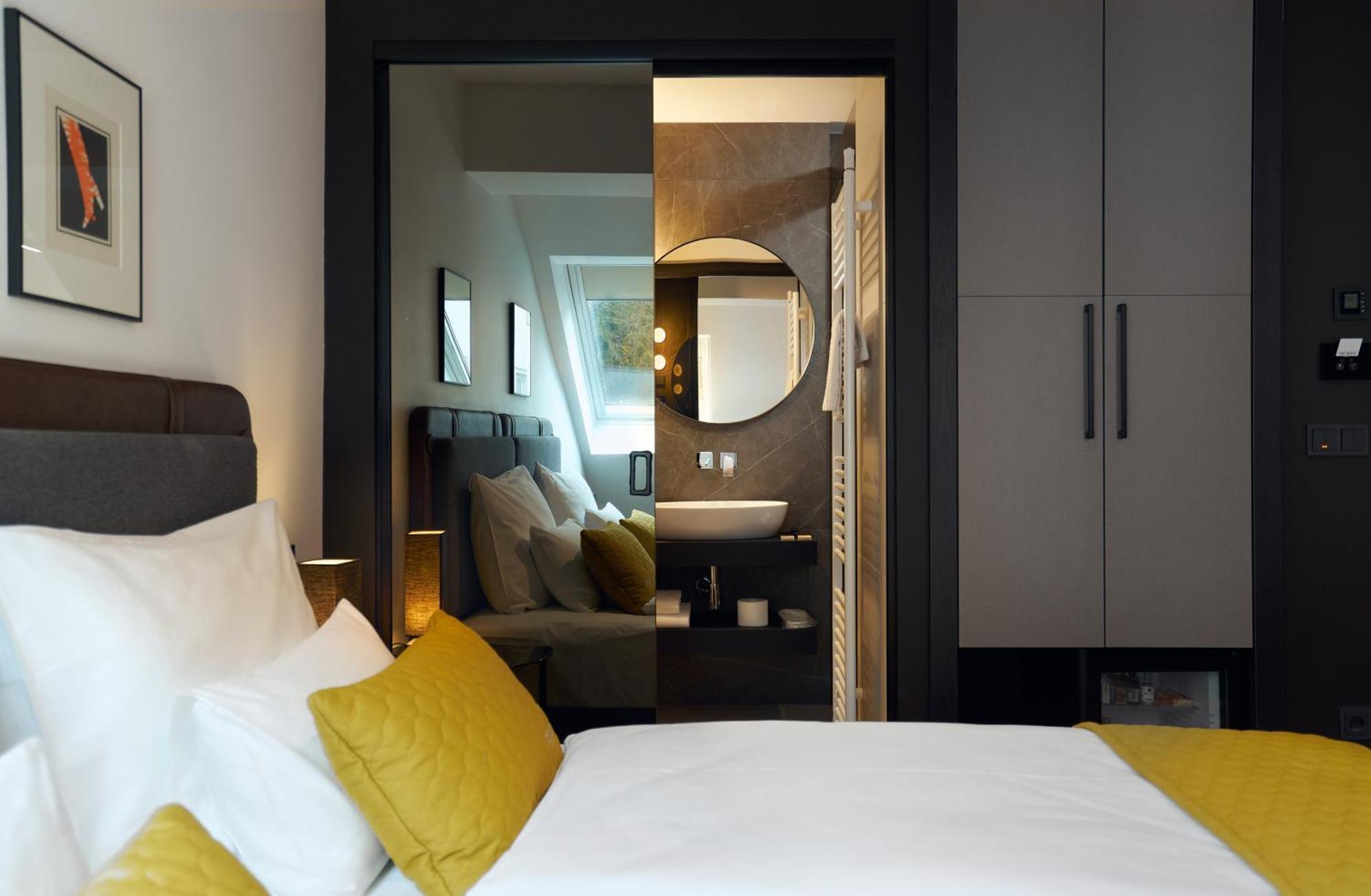 The Hotel 4*