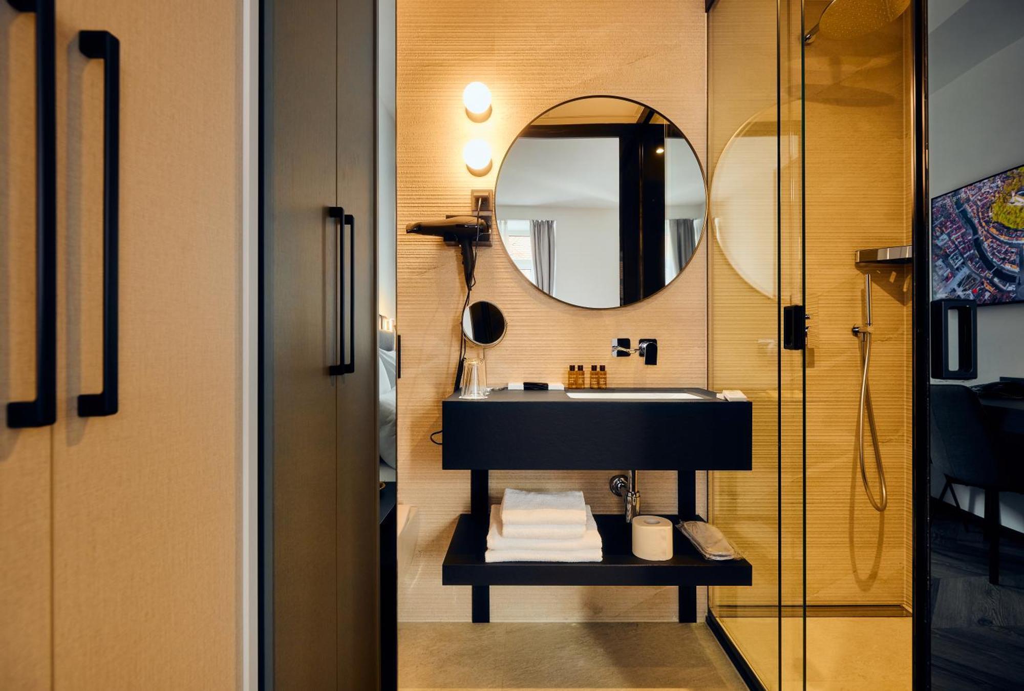 Hotel The