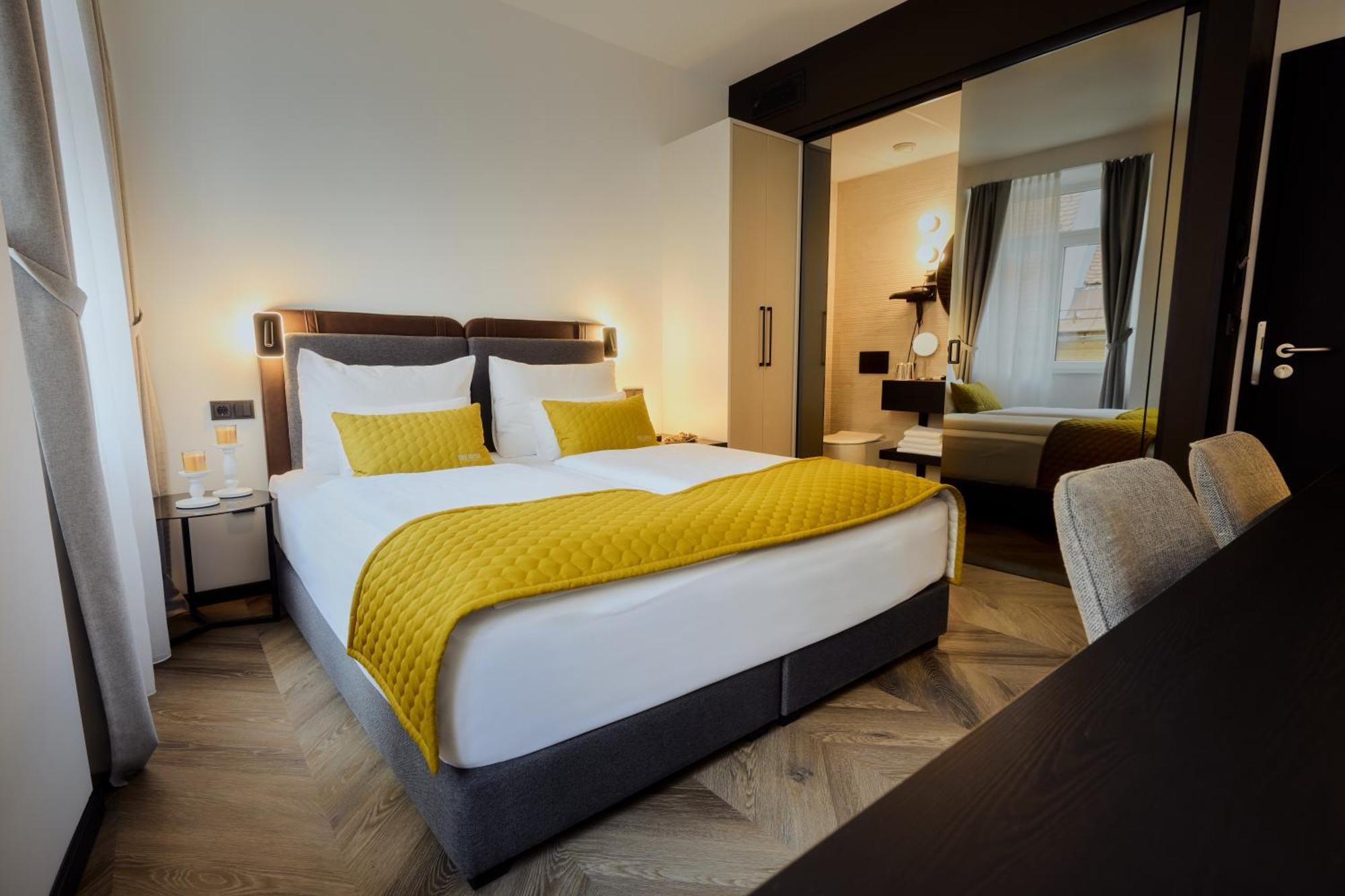 Hotel The 4*
